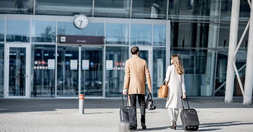 https://www.itilite.com/wp-content/uploads/2023/12/Business-Travel-Attire.jpg