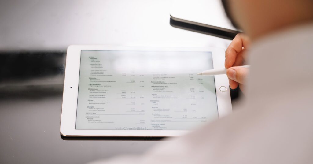 Why is ITILITE the Best Expense Tracking App for Business Travel